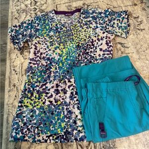 Carhartt Teal and Multicolor Scrub Set